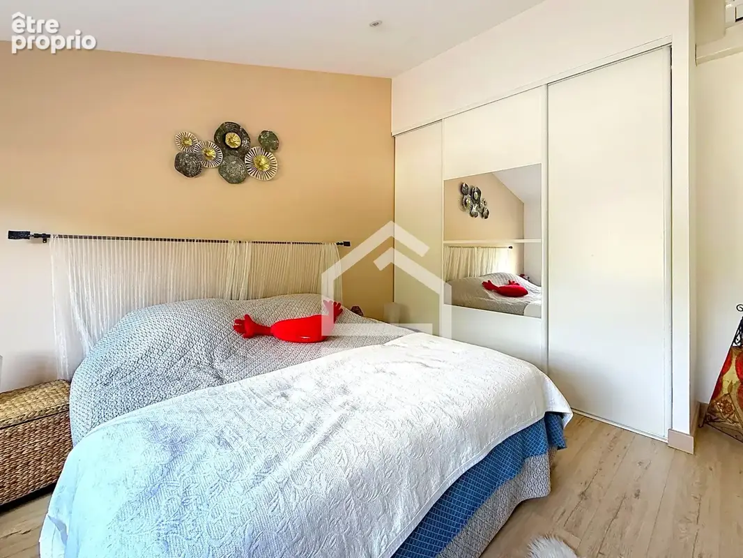 Maison contemporaine de 198 m2, 5 chambres, piscine et double garage - photo 35