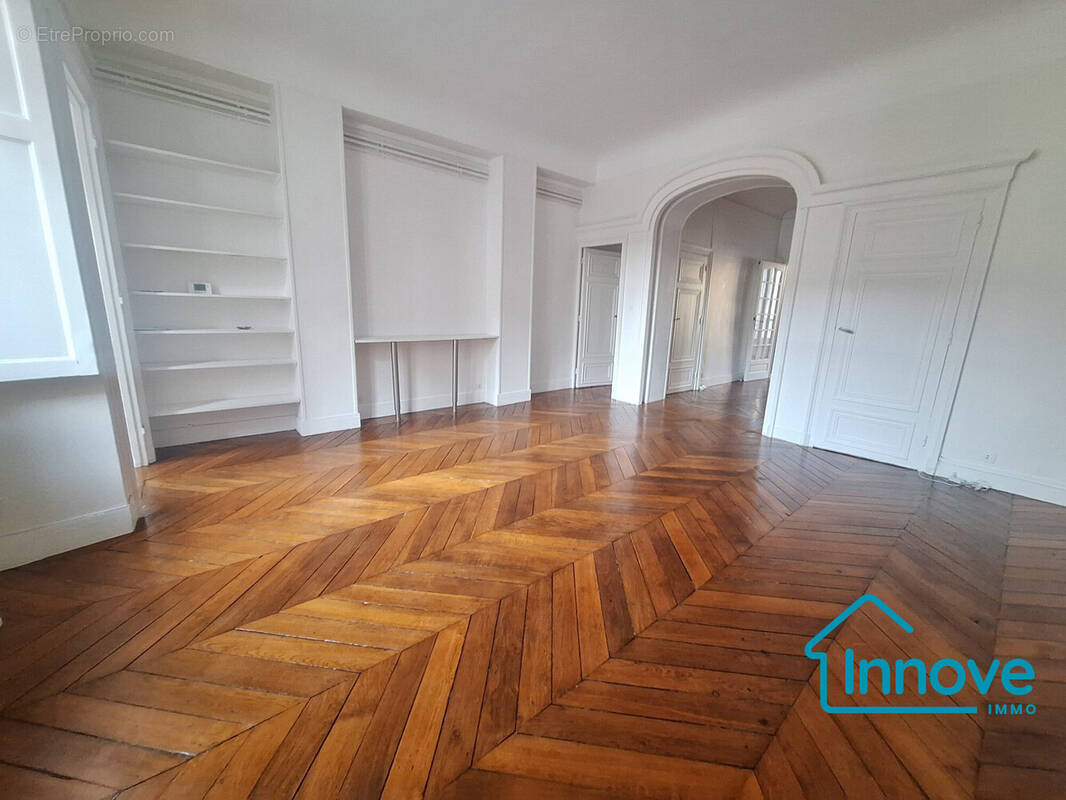 Appartement à VERSAILLES