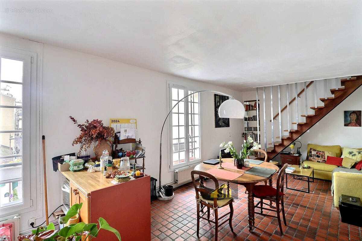 Appartement à PARIS-14E