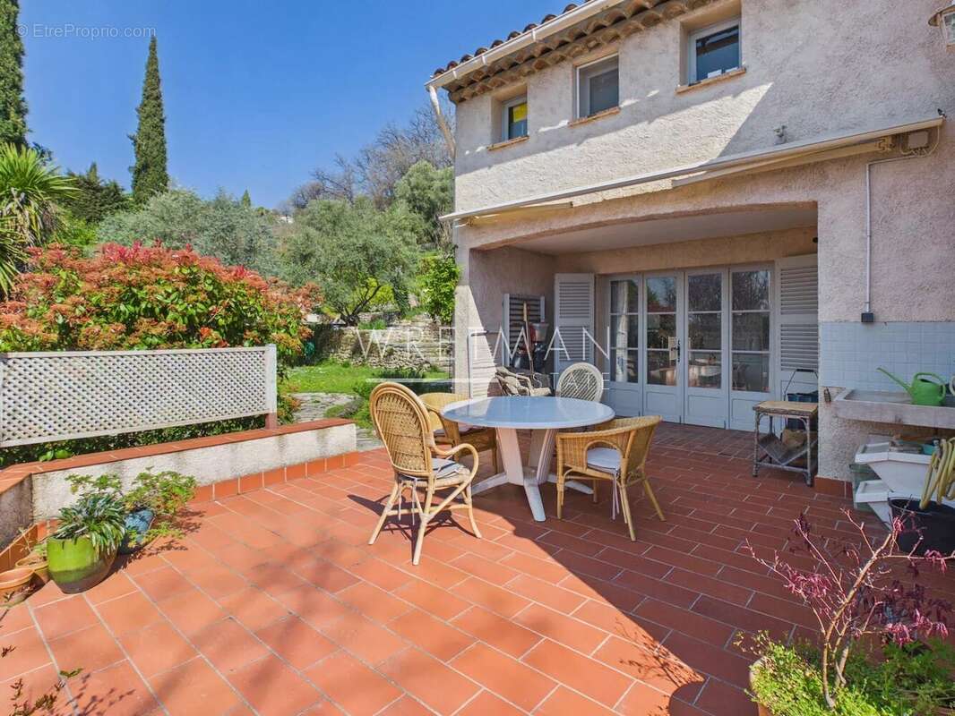 Maison à MONTAUROUX