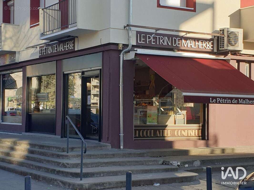 Commerce 170 m² à Grenoble  - photo 2
