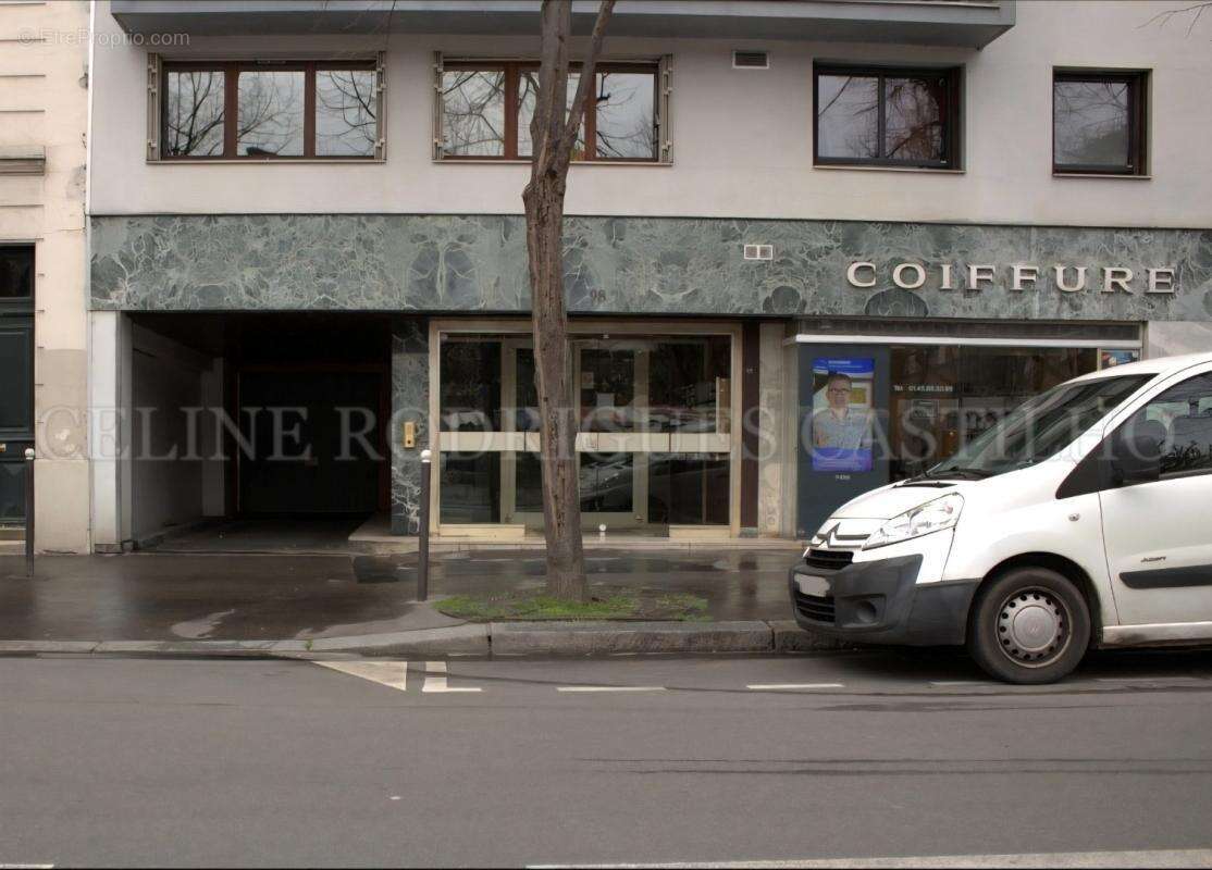 Parking intérieur - photo 2