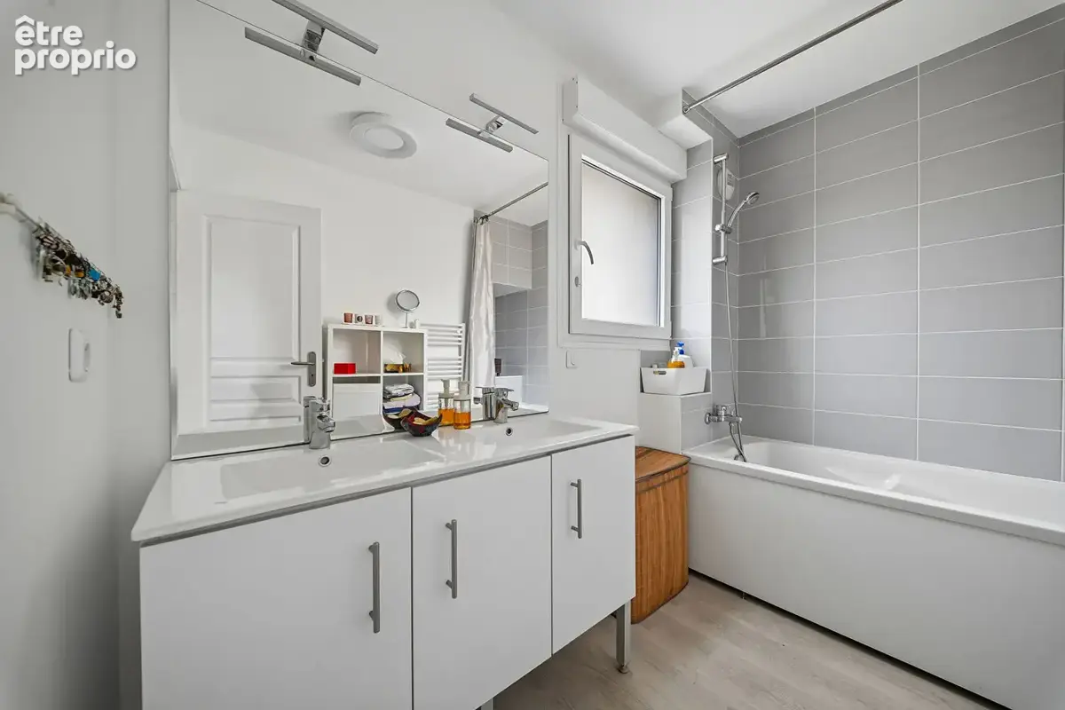 Maison de ville en triplex refaite à neuf, avec cour + parking - photo 10