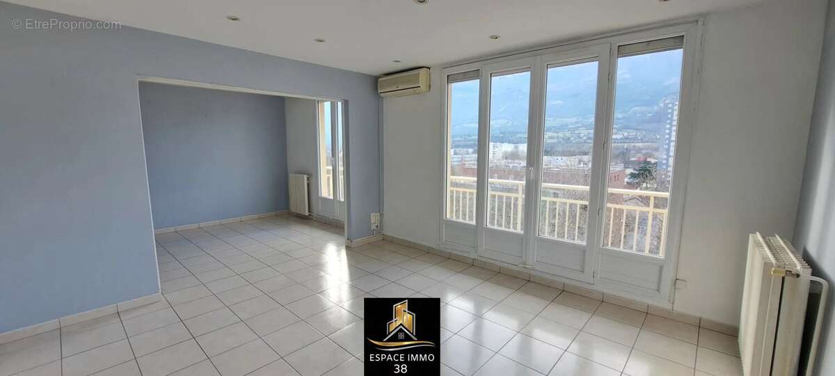 Appartement à LE PONT-DE-CLAIX