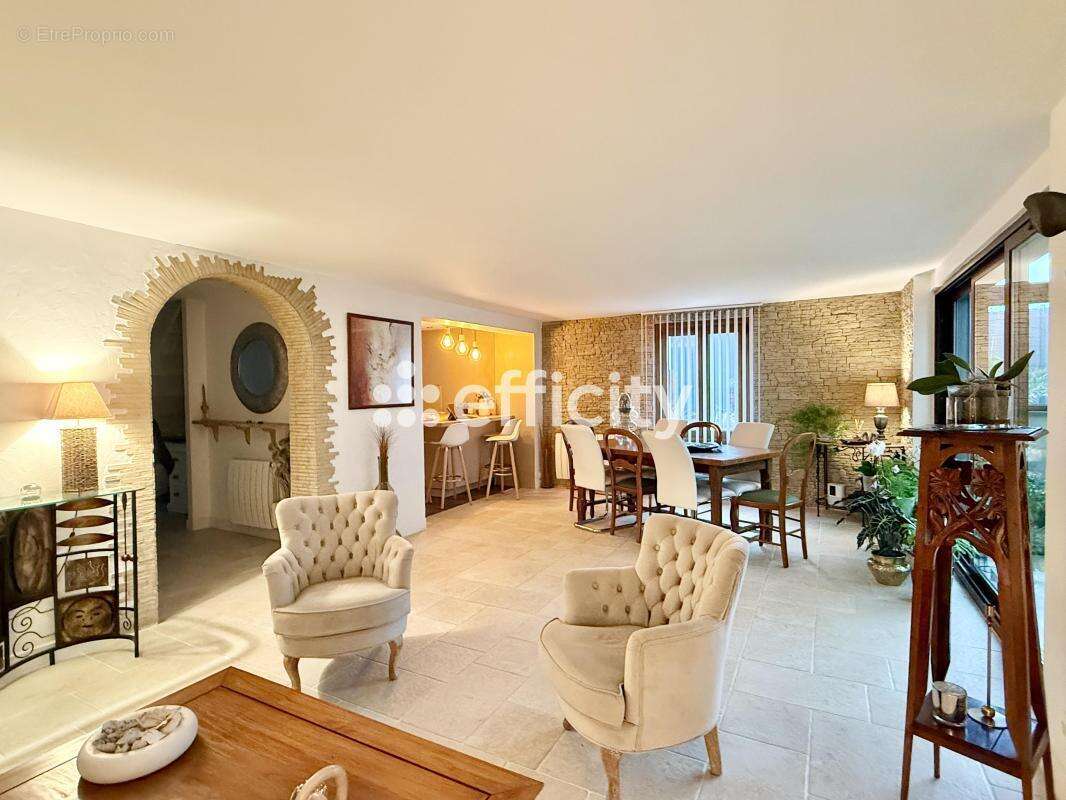 Maison à AUVERS-SUR-OISE