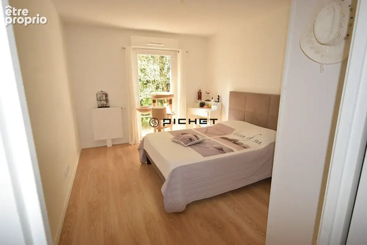 LA ROCHELLE - LA GENETTE Appartement La Rochelle 3 pièces 59.34 m2 avec terrasse, joli jardin et parking en sous-sol. - photo 5
