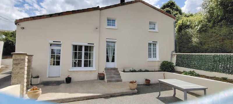 Maison à SAINT-LOUP-LAMAIRE