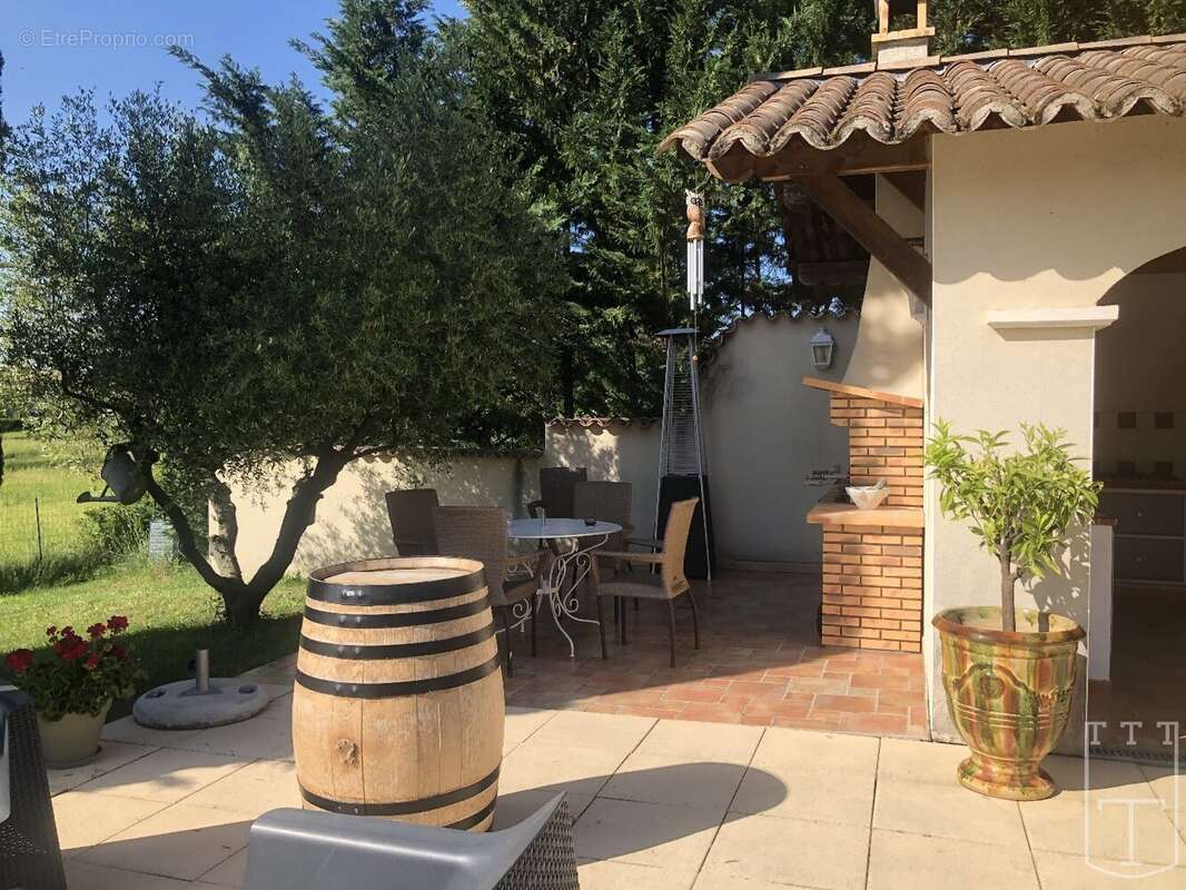 Maison à GROSPIERRES