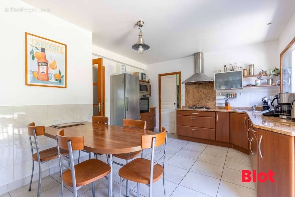 Maison 185 m² à Chevaigne  - photo 5