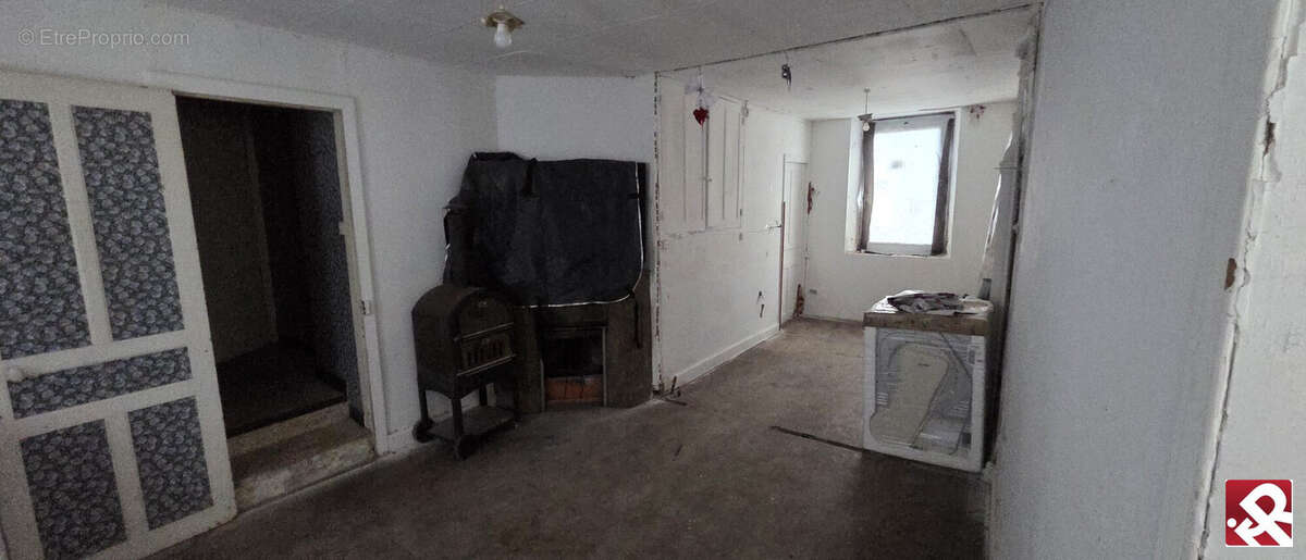 Maison 100 m² à Jarnages  - photo 7