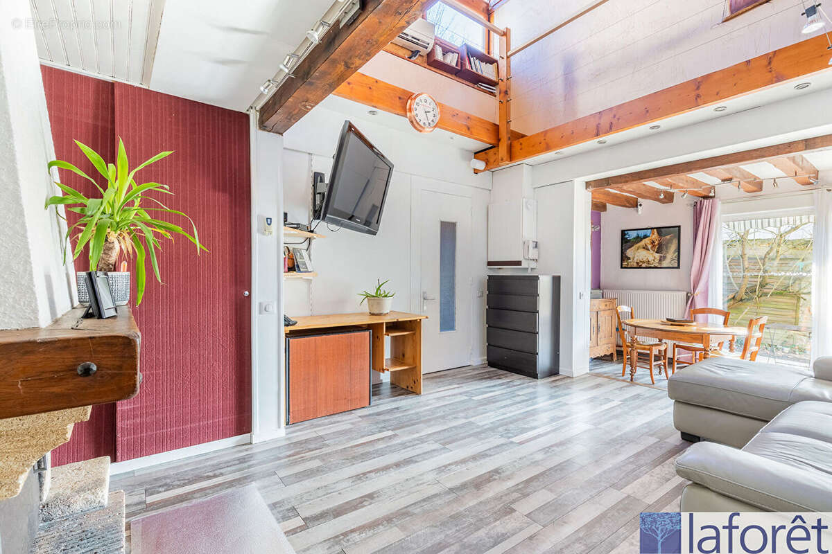 Maison à BALLAINVILLIERS