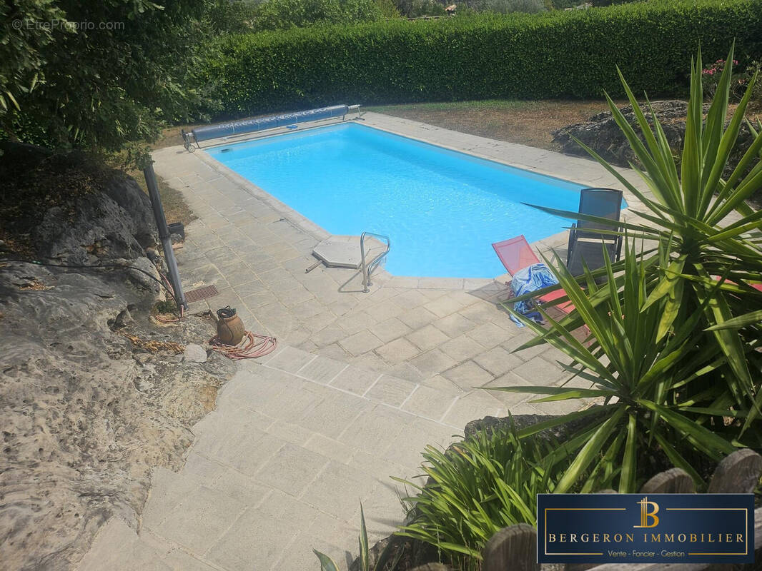 Maison 157 m² à Saint-Cezaire-Sur-Siagne  - photo 3