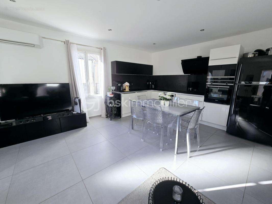 Appartement à VILLELAURE