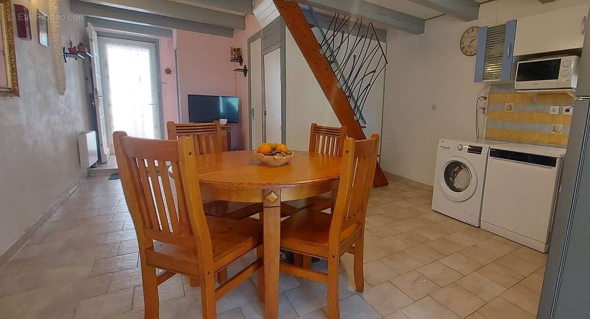 UNIQUEMENT chez Santoni, jolie maison de type T5 avec stationnement proche plage - photo 3