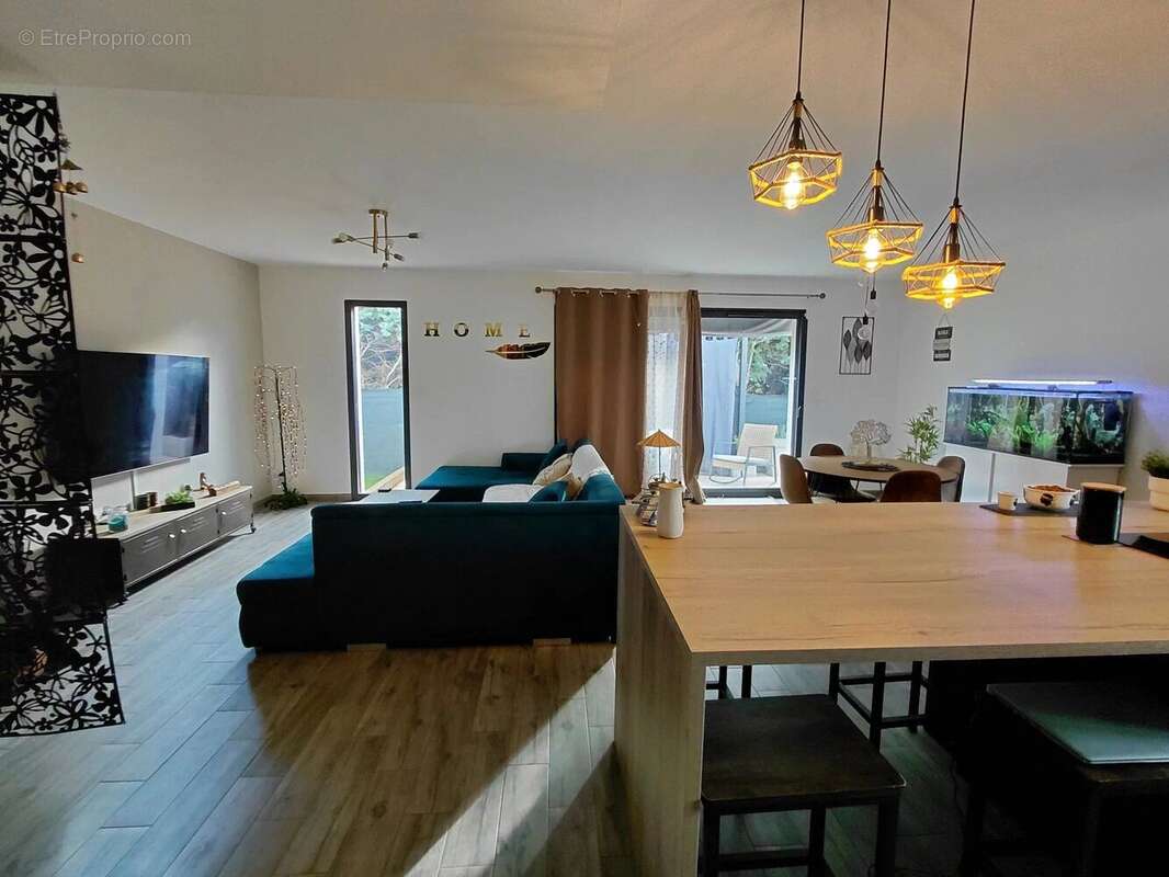 Maison à POURRIERES