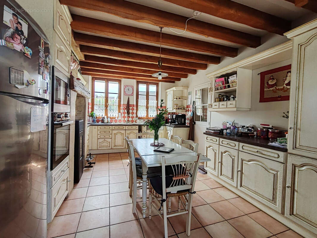 Maison familiale avec dependances - photo 3
