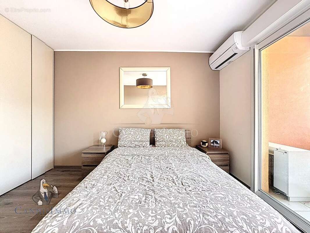 Appartement à MANDELIEU-LA-NAPOULE