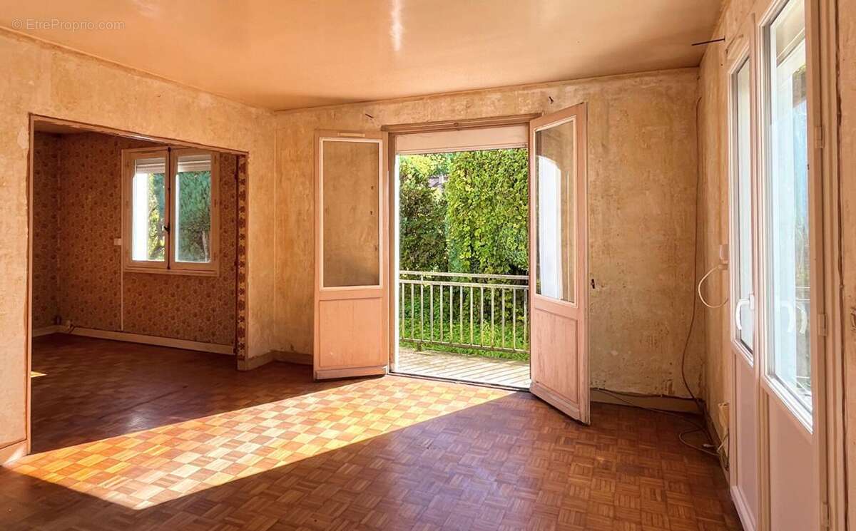 Maison à TRACY-LE-MONT