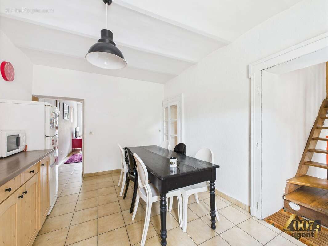 Maison à CHATEAUNEUF