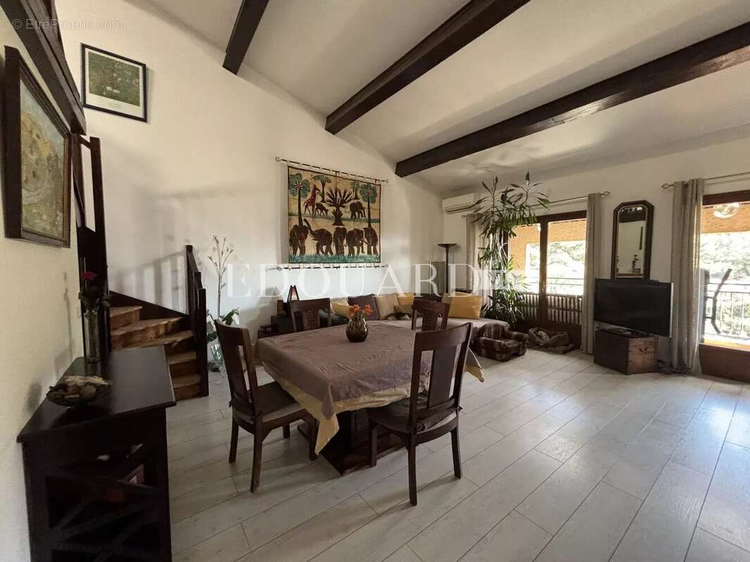 Appartement à ROQUEBRUNE-CAP-MARTIN