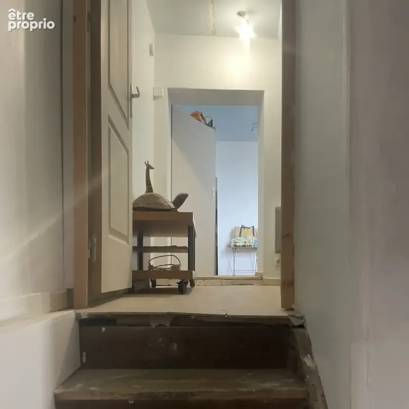 Sury-en-Vaux, située proche des commerces dans un - photo 11