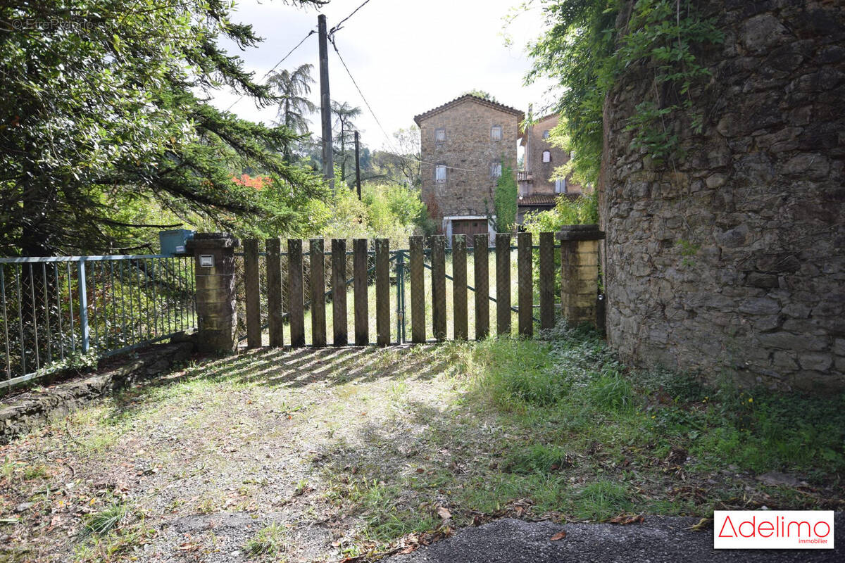 portail d'entrée - Maison à GENERARGUES