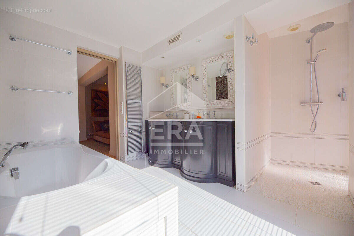 Maison à MANDELIEU-LA-NAPOULE