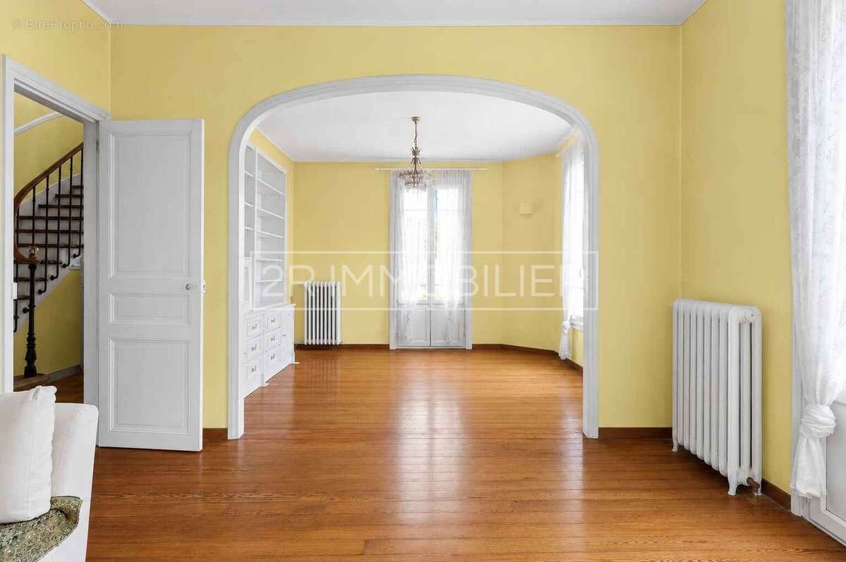 Séjour - Maison à LAGNY-SUR-MARNE