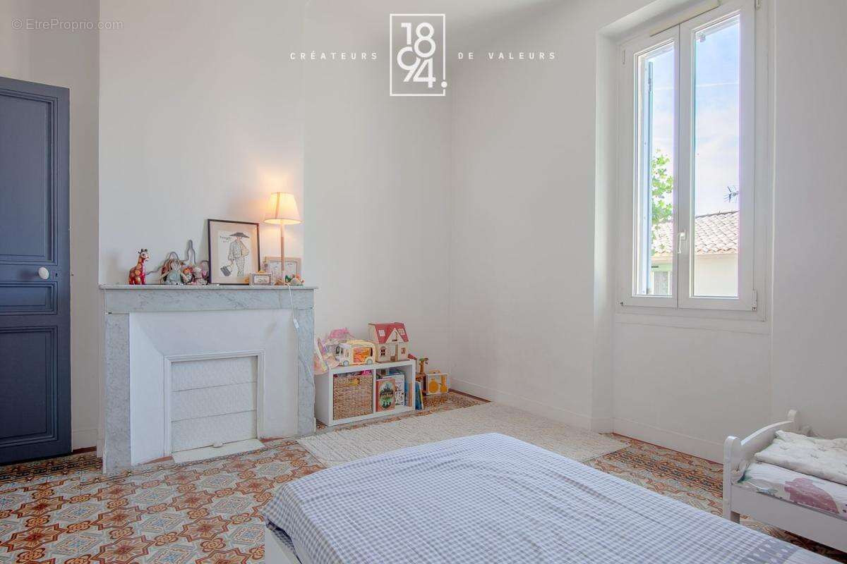 Maison T4 à vendre Saint-Victoret Pas des Lanciers (13730)  130 m²  Dépendance I Piscine I Jardin - photo 10