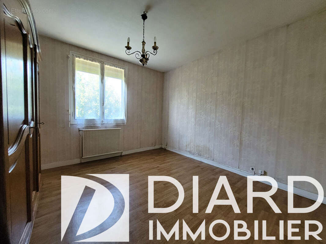 Nouveauté en exclusivité Cabinet DIard Immobilier ! Maison T5 idéalement située en plein centre de Chateaubourg - photo 8