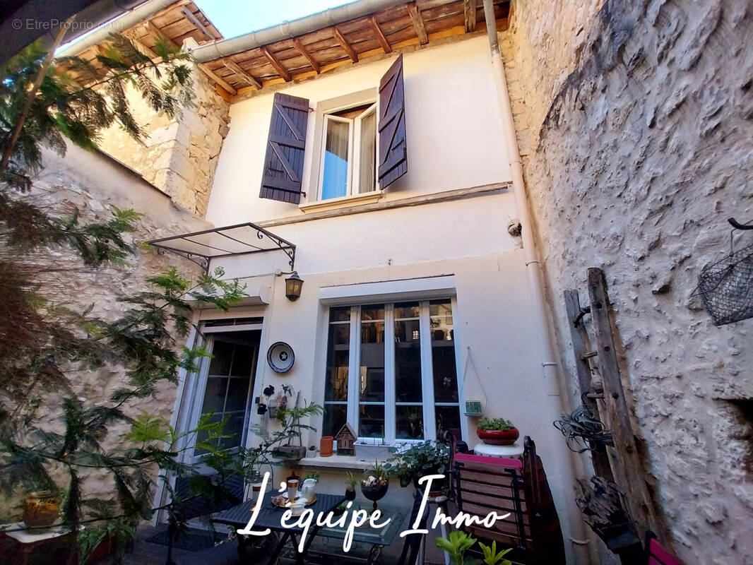 Maison à MAUVEZIN