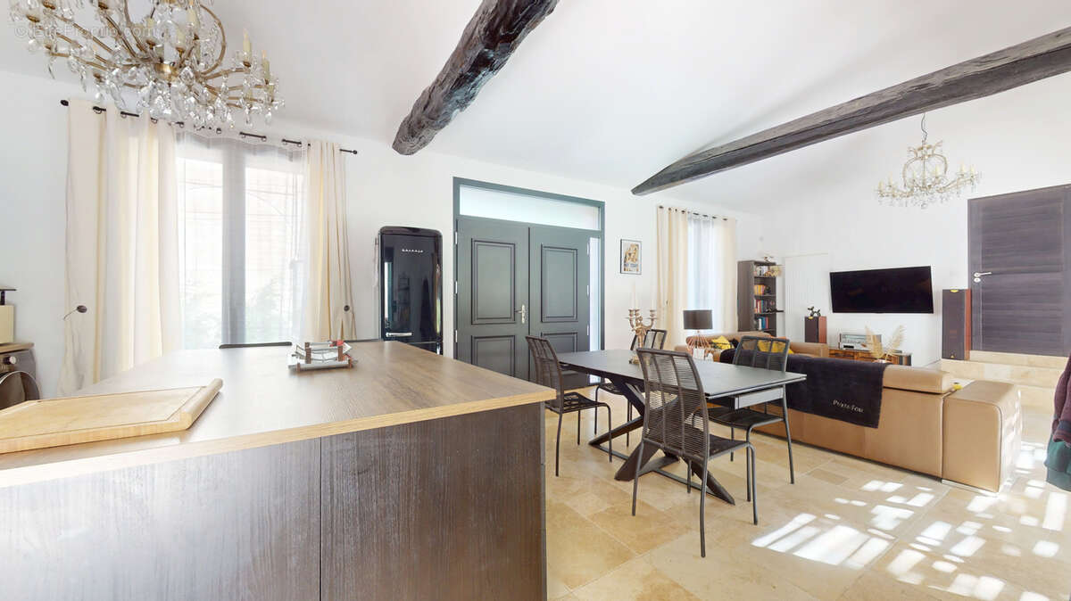 Maison à MONTAIGUT-SUR-SAVE