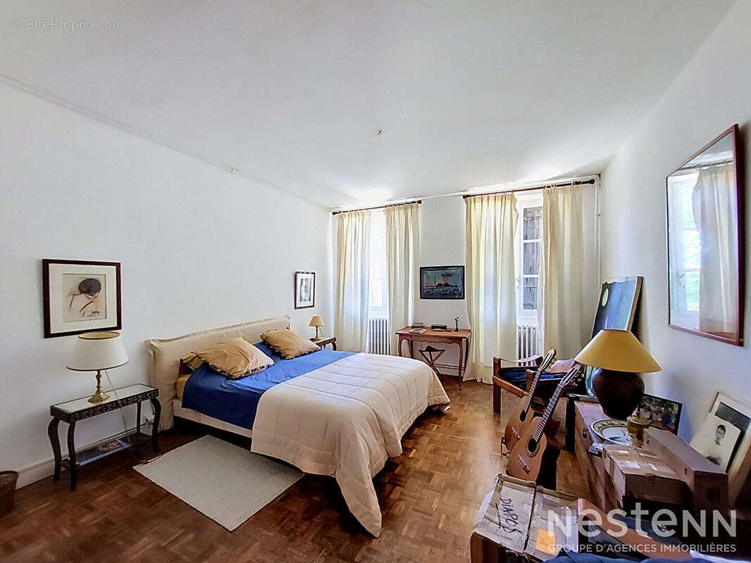 Maison à VIC-FEZENSAC
