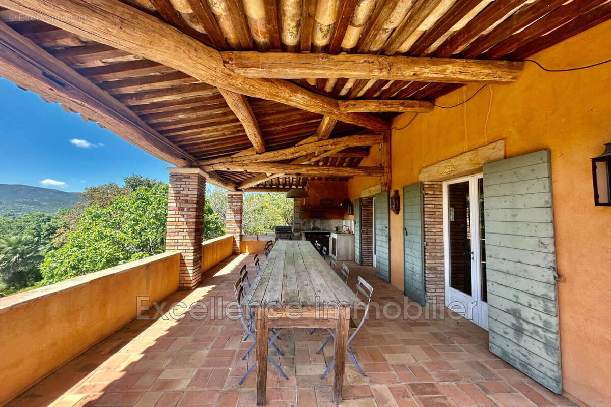 Maison à PLAN-DE-LA-TOUR