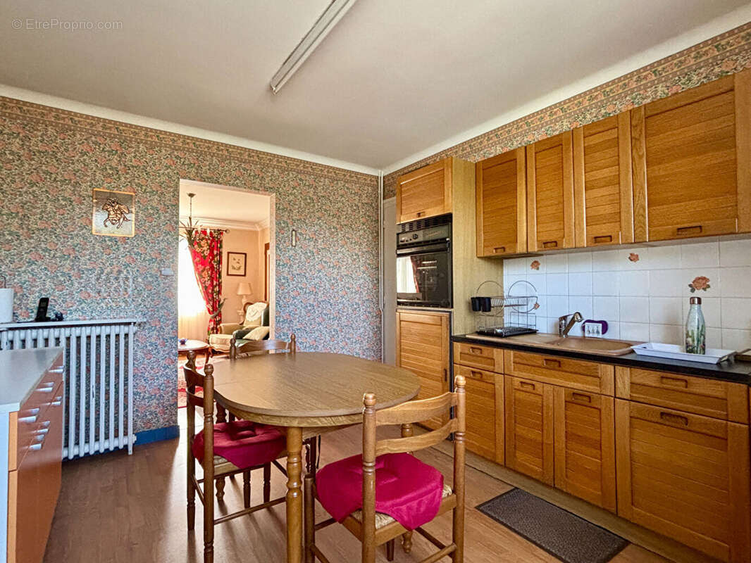 Maison à LA CHAPELLE-DES-MARAIS