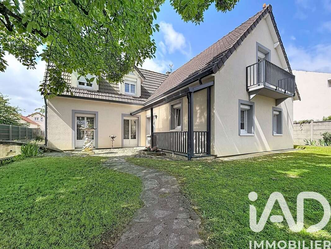 Maison 210 m² à Viry-Chatillon  - photo 5