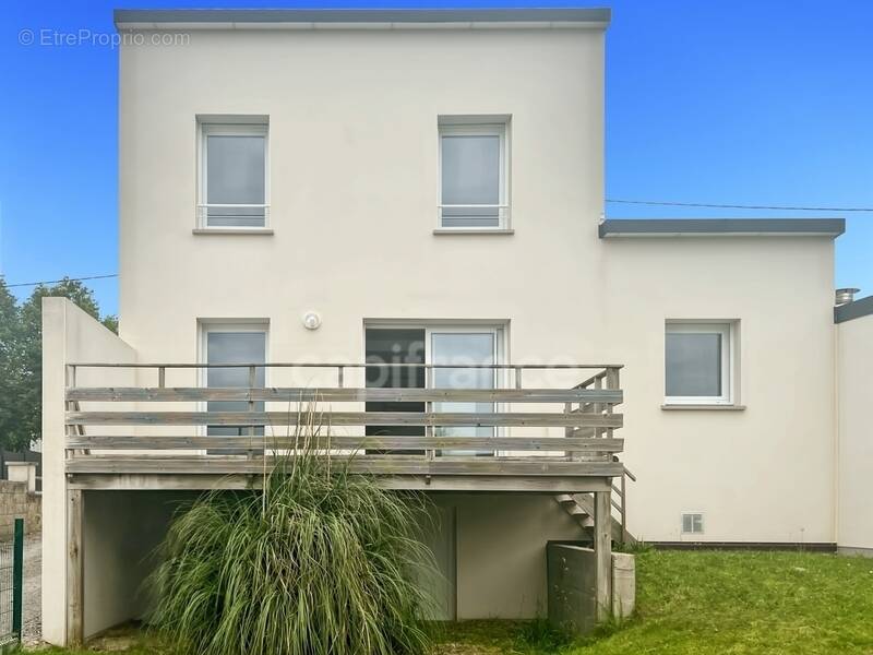 Maison à LE RELECQ-KERHUON