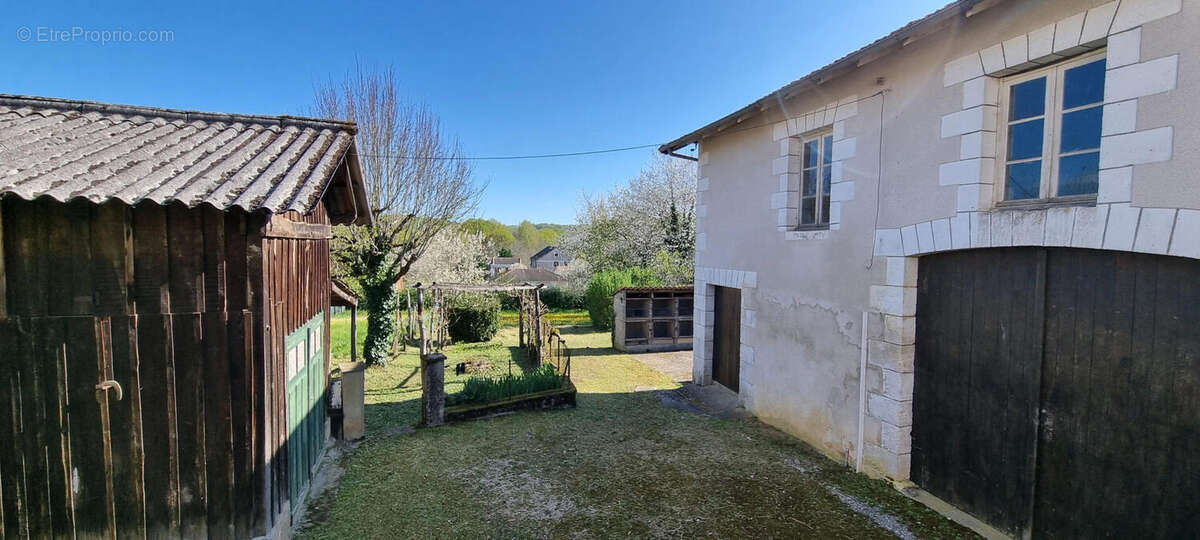 20250410_104957 - Maison à SAINT-PARDOUX-LA-RIVIERE