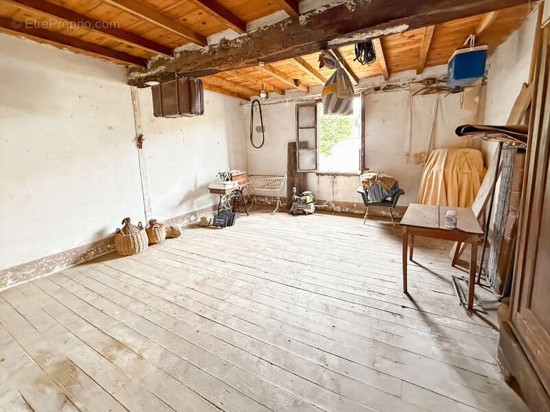 Dpt Gers (32), à vendre BERNEDE Grande maison ancienne de 500 m² habitables à rénover sur 2,5 hectares de terrain, au calme - photo 9