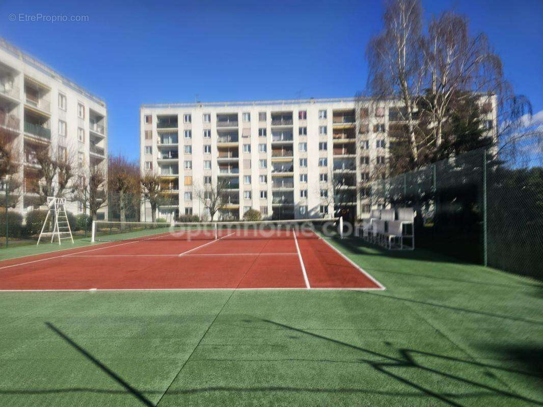 MONTMORENCY (95) A vendre Appartement de 99 m² dans résidence sécurisée avec piscine, tennis et espaces verts - photo 13