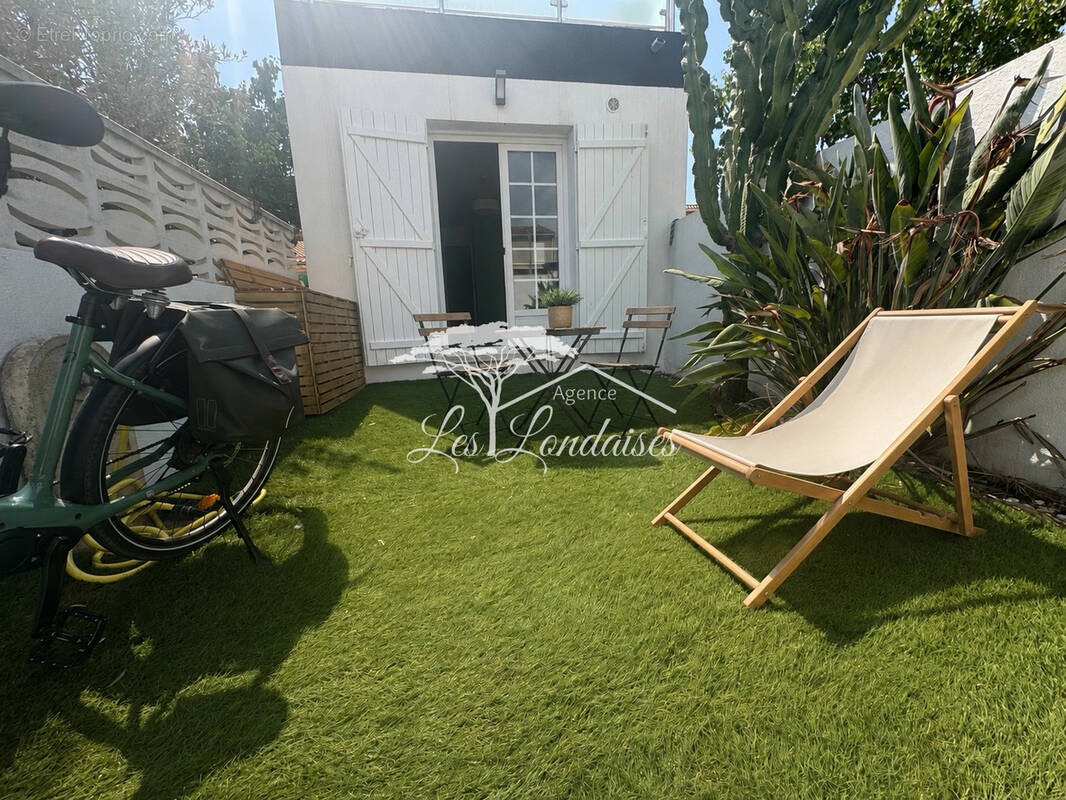 Appartement à LA LONDE-LES-MAURES