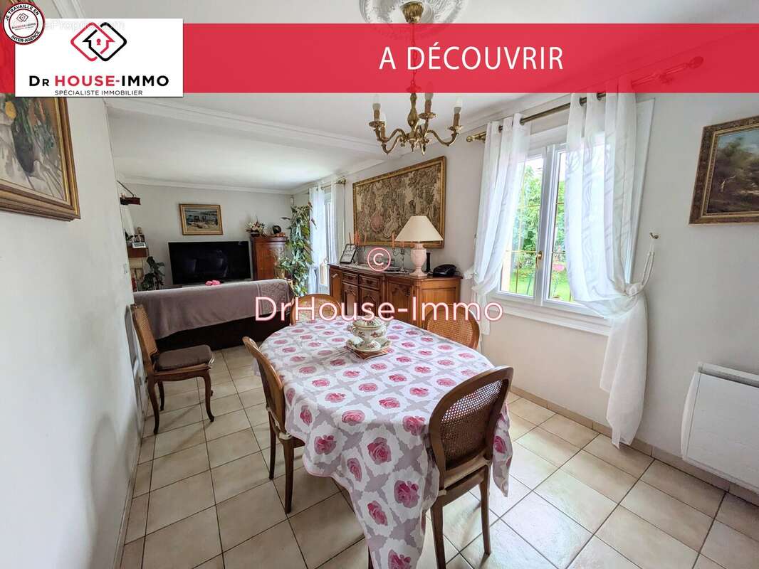 Maison à CHANTELOUP-LES-VIGNES