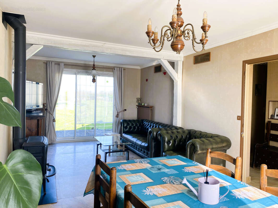 Maison à MONTACHER-VILLEGARDIN