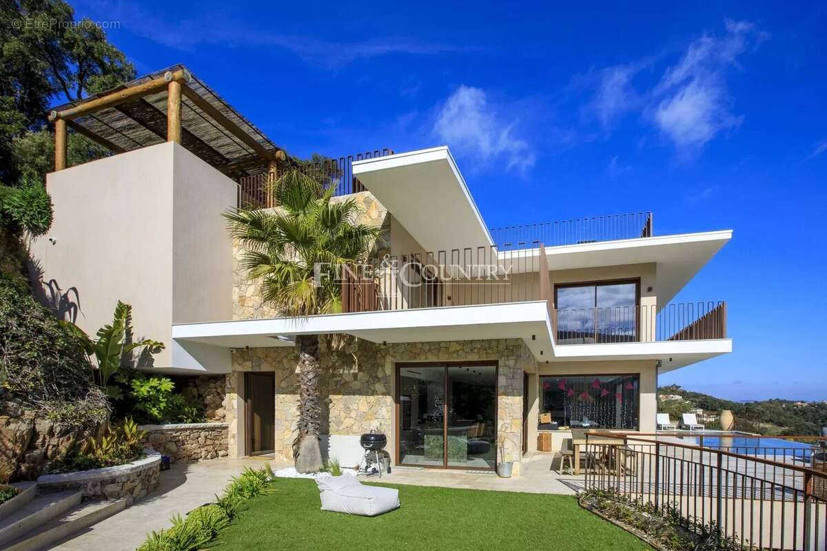 Maison à MANDELIEU-LA-NAPOULE