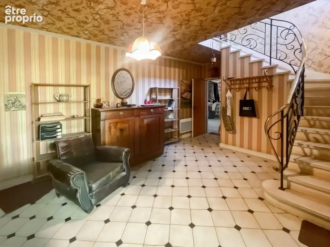  Maison familiale de 188 m² – De beaux volumes et un énorme potentiel ! - photo 21