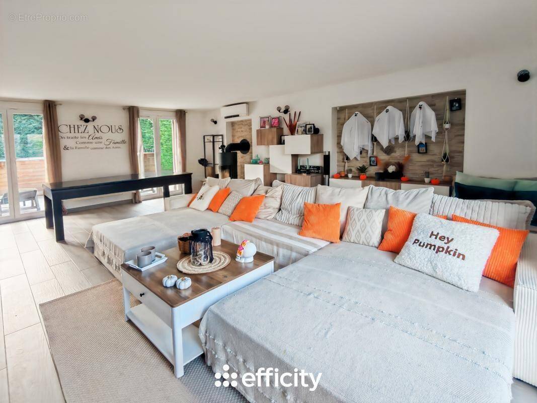 Maison à LA QUEUE-EN-BRIE