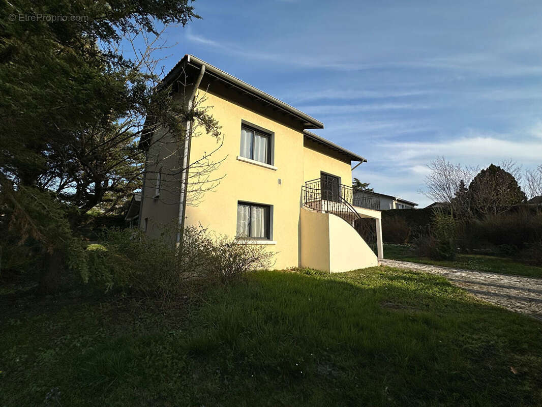 Maison à CHAMPAGNE-AU-MONT-D'OR