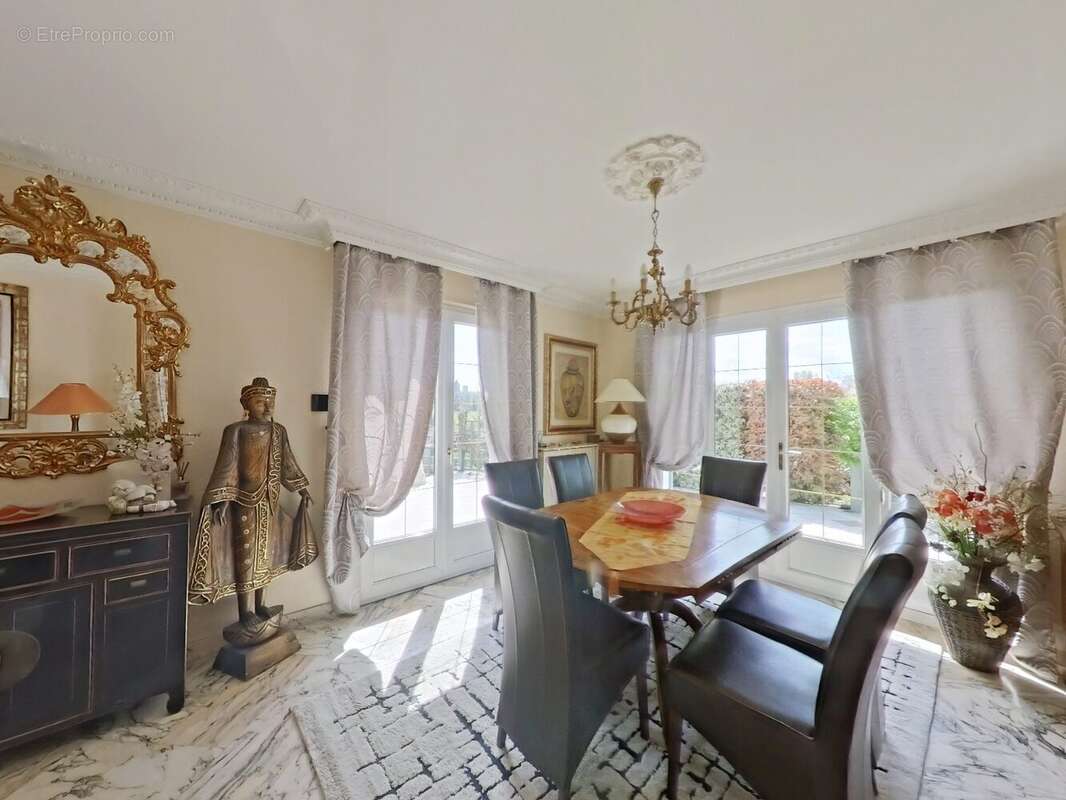 Maison à SAINT-JUST-SAINT-RAMBERT