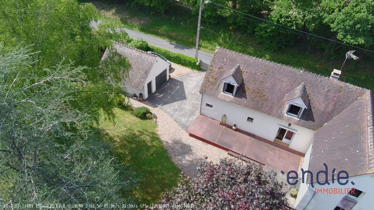 Maison à SAINT-BONNET-TRONCAIS