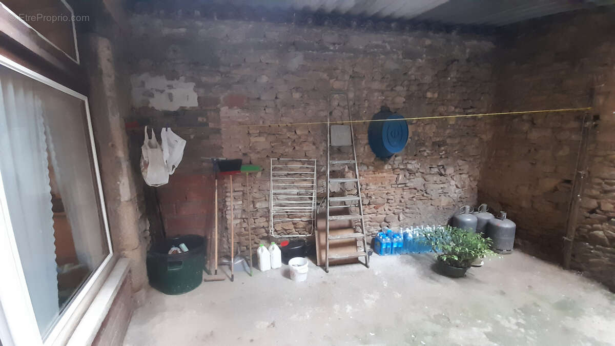 Maison à SAINT-LEONARD-DE-NOBLAT